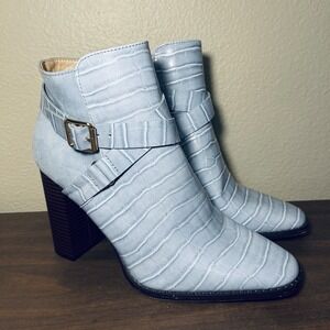 Just Fab Zeppelin Faux Alligator Light Blue Ankle Boots Velour Brown Heel Sz 9.5